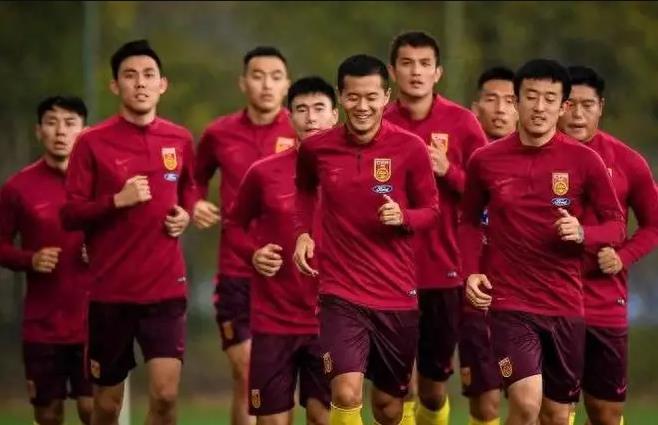 窗口期意甲焦点战，多特蒙德官宣签约，球迷炸锅，数据趋势出现新变化的简单介绍