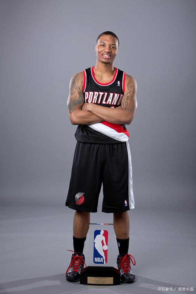 包含赛地聚焦：NBA季后赛冲刺阶段热度飙升；波特兰开拓者篮板制胜；球迷炸锅；赛程密集仍需轮换的词条